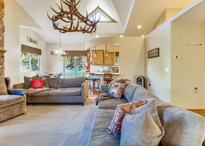 Mtn Estate W/ Massive Indoor In Show Holiday home Show Low