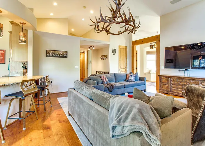 Mtn Estate W/ Massive Indoor In Show