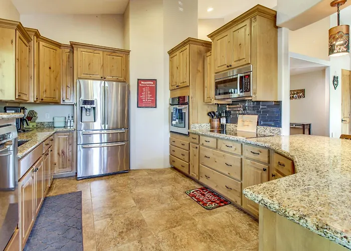 Mtn Estate W/ Massive Indoor In Show Holiday home Show Low