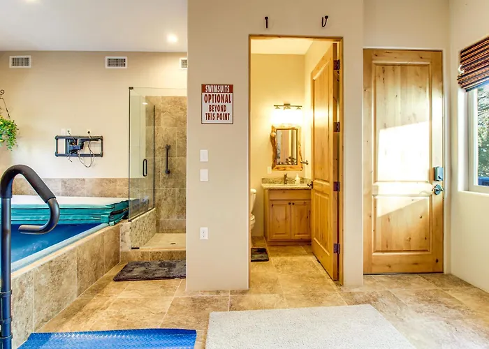 Mtn Estate W/ Massive Indoor In Show